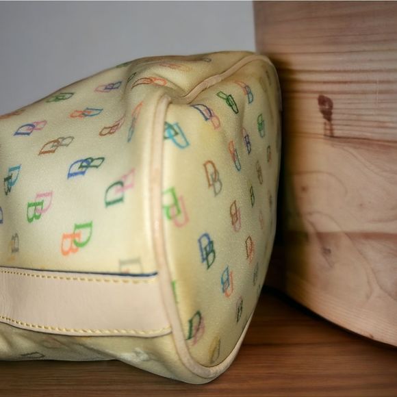 2-PIECE DOONEY & BOURKE VINTAGE Y2K RAINBOW BUCKET BAG & MATCHING WRISTLET - Picture 8 of 16